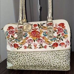 Sharif Floral NWOT Embroidered Shoulder Bag with Gold and Cream Accents